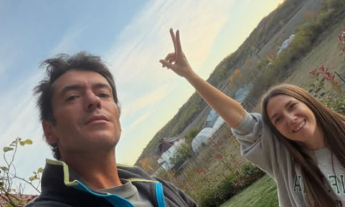 Radu Vâlcan vorbește despre rolul de tată și cum reușește să fie prezent în viața celor trei copii. „E foarte ușor să vorbești, dar când te confrunți cu situații reale, e puțin mai greu”