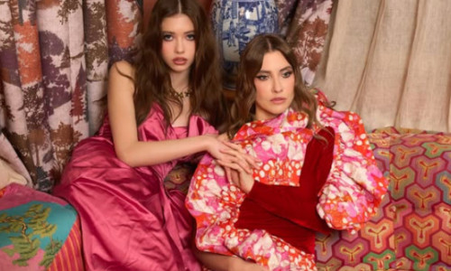 Cum arată vila istorică în care locuiește Iulia Albu alături de fiica ei, Mikaela. Vedeta a păstrat fiecare detaliu original al casei