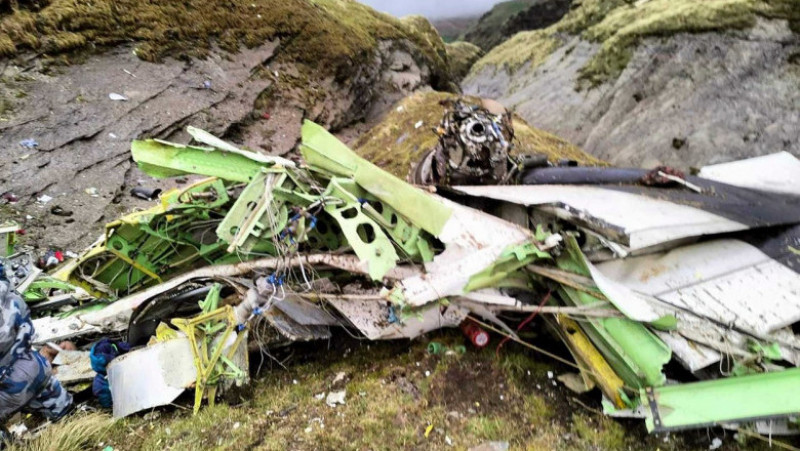 Avion cu 22 de oameni la bord prăbușit la 4.000 de metri altitudine, în Nepal FOTO: Profimedia Images