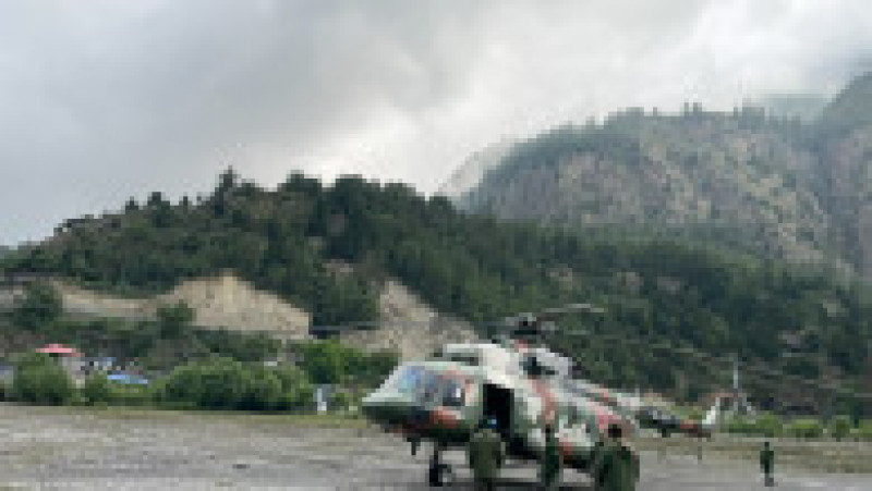 Avion cu 22 de oameni la bord prăbușit la 4.000 de metri altitudine, în Nepal FOTO: Profimedia Images | Poza 5 din 8