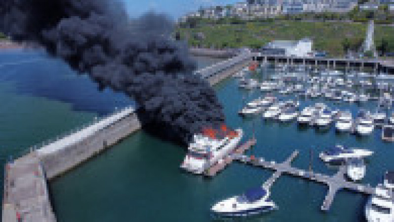 Un super-iaht a luat foc și s-a scufundat într-un port din Anglia Foto: Profimedia Images | Poza 6 din 14
