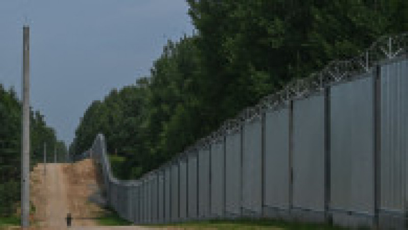 Polonia a încheiat construcţia unui gard de 187 de kilometri la frontiera cu Belarusul. Foto: Profimedia | Poza 2 din 11