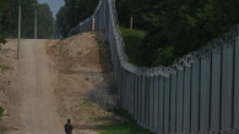 Polonia a încheiat construcţia unui gard de 187 de kilometri la frontiera cu Belarusul. Foto: Profimedia | Poza 3 din 11
