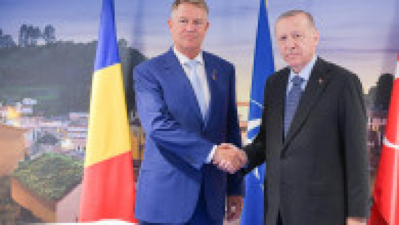 Klaus Iohannis a avut joi o întrevedere cu președintele Turciei, Recep Tayyip Erdogan, în marja participării la Summitul NATO de la Madrid. Foto: presidency.ro | Poza 3 din 3