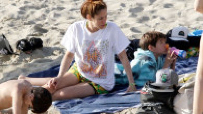 Shakira cu copiii, pe plajă la Ibiza, în aprilie 2022 Foto: Profimedia Images | Poza 3 din 23