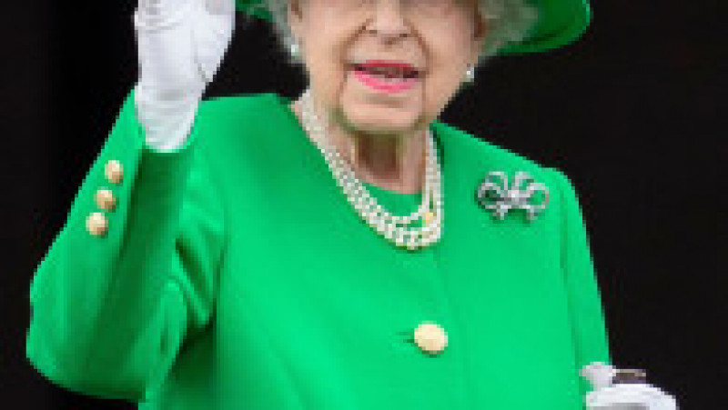 Regina Elisabeta a II-a își salută supușii Foto: Profimedia Images | Poza 2 din 44