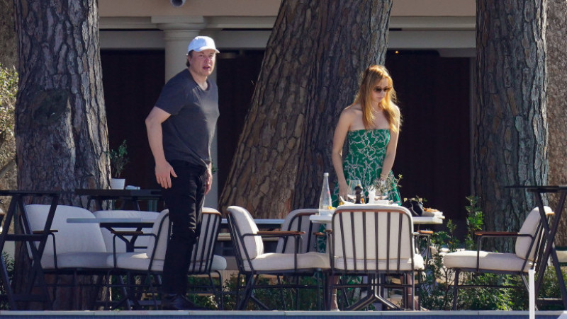 Elon Musk a fost surprins pentru prima oară în public alături de noua iubită, actrița australiană Natasha Bassett. FOTO: Profimedia Images