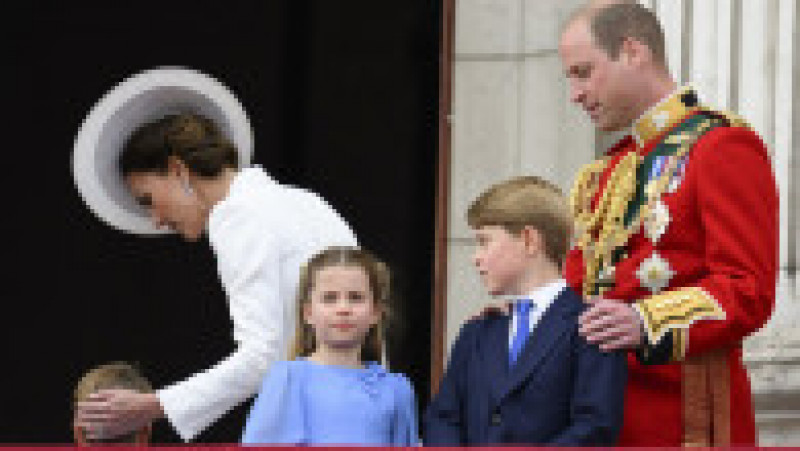 Prințul Louis, cel mai mic membru al familiei regale prezent în balconul Buckingham Palace la ceremoniile de Jubileul Reginei Foto: Profimedia Images | Poza 29 din 34