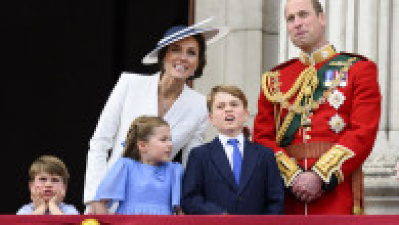 Ducii de Cambridge și cei trei copii ai lor admiră parada de la Jubileul Reginei Foto: Profimedia Images | Poza 22 din 34