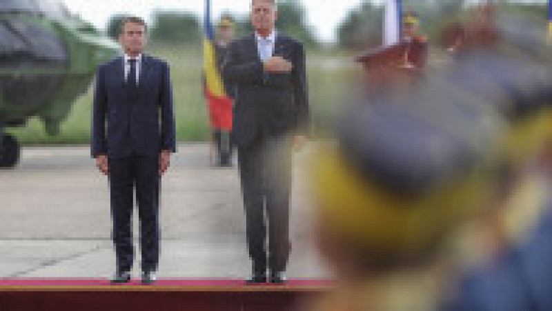 Klaus Iohannis s-a întâlnit cu Emmanuel Macron la Baza Kogălniceanu. Foto: Inquam Photos / Octav Ganea | Poza 7 din 10