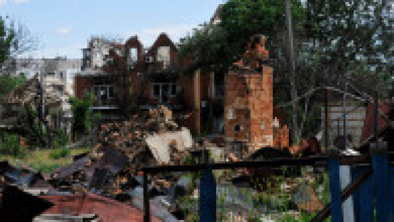 Mia multe case distruse de bombardamentele rusești în Makariv, la vest de capitala Ucrainei Kiev. Foto: Profimedia Images | Poza 5 din 10