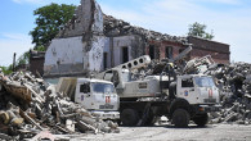 Viața printre ruine, în Mariupolul ocupat de ruși. Foto: Profimedia | Poza 12 din 13