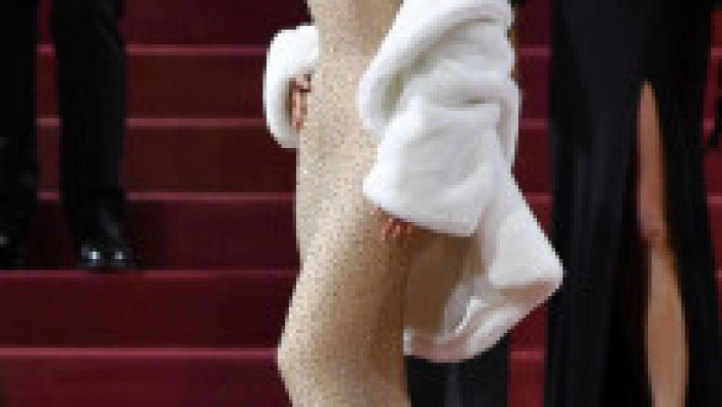 Kim Kardashian, acuzată că a "deteriorat iremediabil" rochia lui Marilyn Monroe pe care a purtat-o la Gala Met 2022. Sursa foto: Profimedia Images | Poza 11 din 17