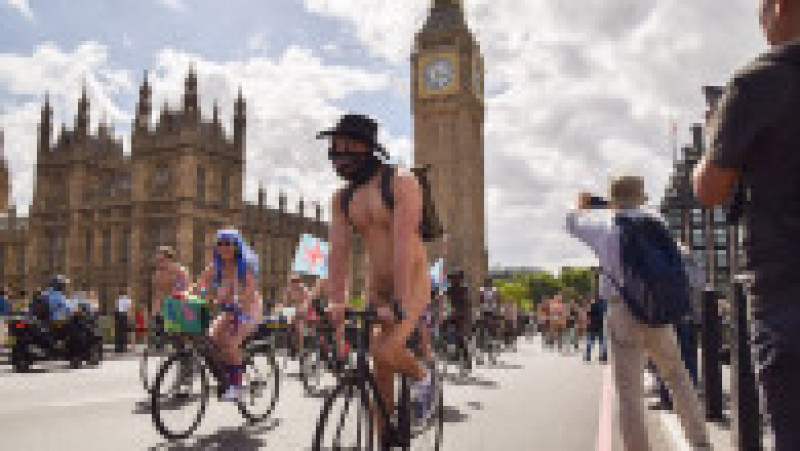 Peste o mie de bicicliști au participat la Parada Mondială a Bicicliștilor Dezbrăcați, în Londra. Foto: Profimedia Images | Poza 11 din 13