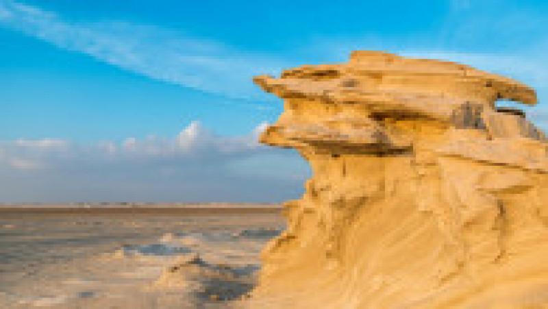 În deșertul Al Wathba din Abu Dhabi, dunele fosilizate, vechi de 150.000 de ani, au devenit o atracție turistică. Foto: Profimedia | Poza 8 din 11