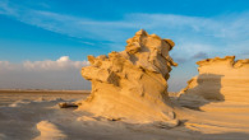 În deșertul Al Wathba din Abu Dhabi, dunele fosilizate, vechi de 150.000 de ani, au devenit o atracție turistică. Foto: Profimedia | Poza 6 din 11