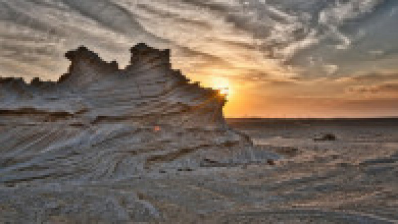 În deșertul Al Wathba din Abu Dhabi, dunele fosilizate, vechi de 150.000 de ani, au devenit o atracție turistică. Foto: Profimedia | Poza 3 din 11