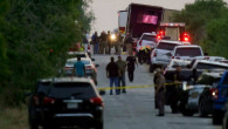 53 de oameni au fost găsiți morți într-un camion, în Texas. FOTO: Profimedia Images | Poza 3 din 7