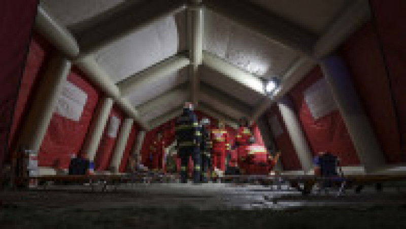 Pompierii din Capitală au simulat o catastrofă la metrou. Au aplicat planul roșu și au avut de salvat 300 de pasageri. FOTO: INQUAM PHOTOS -Octav Ganea | Poza 8 din 8