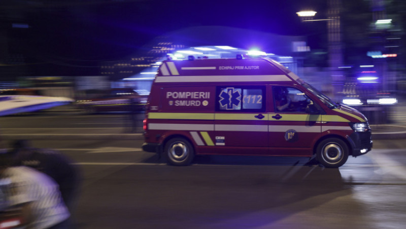 Pompierii din Capitală au simulat o catastrofă la metrou. Au aplicat planul roșu și au avut de salvat 300 de pasageri. FOTO: INQUAM PHOTOS -Octav Ganea