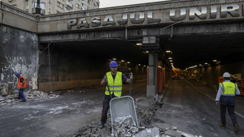 Pasajul Unirii din Capitală a fost închis pentru reparații. Foto: Inquam Photos/ Octav Ganea