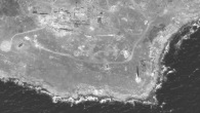 Imagini din satelit arată distrugerile provocate de atacul ucrainean asupra garnizoanei ruse din Insula ȘerpilorImagini din satelit arată distrugerile provocate de atacul ucrainean asupra garnizoanei ruse din Insula Șerpilor. Foto: Maxar Technologies via Profimedia | Poza 2 din 6