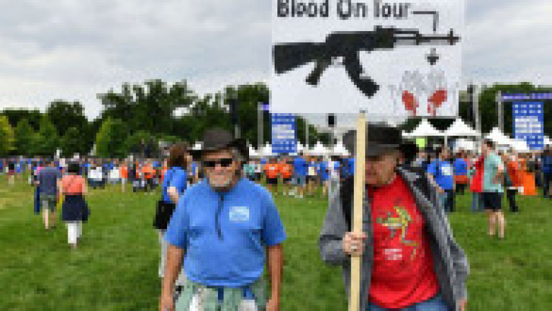 Masacrul de la Uvalde a declanșat un val de proteste în SUA, pentru un control mai strict al armelor. Foto: Profimedia | Poza 11 din 11