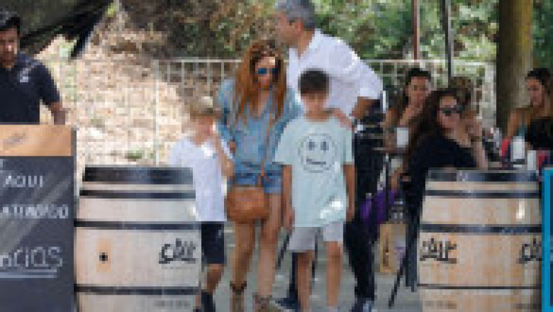 Shakira și cei doi copii, în excursie, lângă Barcelona FOTO: Profimedia Images | Poza 16 din 17