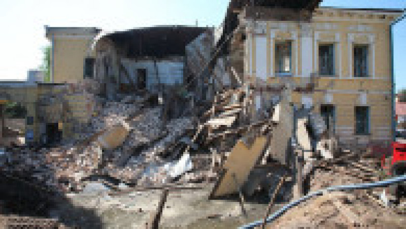 Imagine cu o clădire administrativă din Harkov în ruine după atacul rușilor. Foto: Profimedia Images | Poza 4 din 11