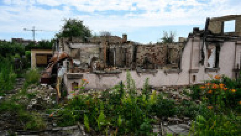 O poză făcută pe 3 iulie 2022 arată clădirile distruse într-o zonă rezidențială de lângă Irpin. Foto: Profimedia Images | Poza 7 din 13