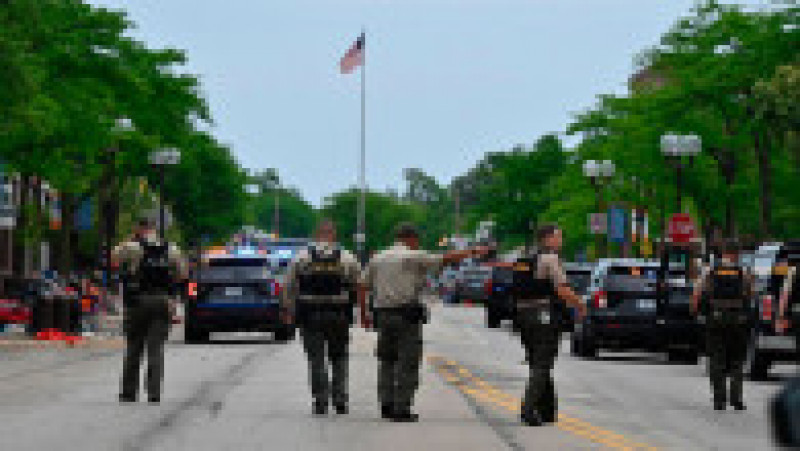 Un atac armat a avut loc într-o suburbie a orașului Chicago, Highland Park, în timpul paradei de Ziua Independenței a SUA. Foto Profimedia Images | Poza 3 din 18