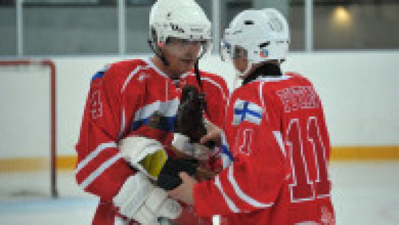 Președintele rus Vladimir Putin și președintele finlandez Sauli Niinisto au jucat un meci amical de hochei în 2012. Foto: Profimedia Images | Poza 9 din 9