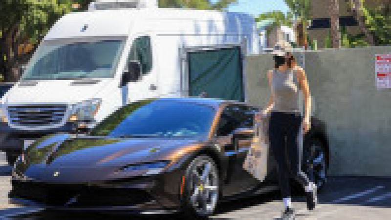 Kendall Jenner se întoarce de la sală în Ferrari-ul ei nou. Foto: Profimedia | Poza 22 din 46