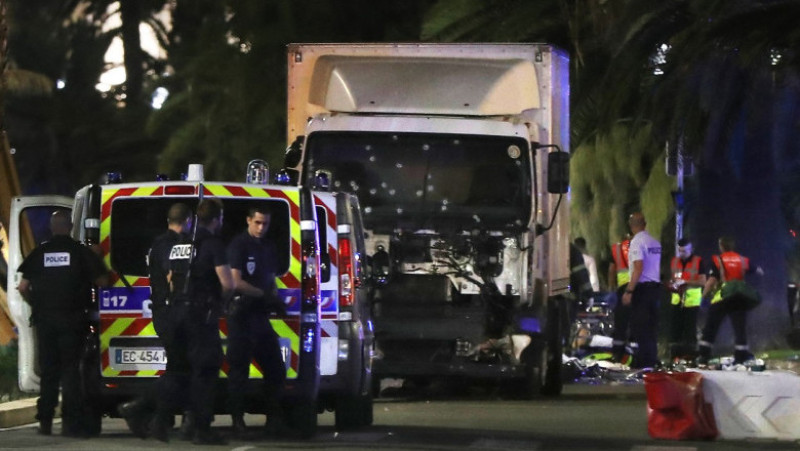 87 de oameni au fost uciși și 434 răniți de un bărbat care a intrat cu camionul în mulțime. Sursa foto: Profimedia Images