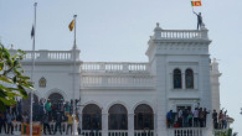 Protestatarii au intrat și în palatul prim-ministrului din Sri Lanka. Foto: Profimedia Images | Poza 14 din 31