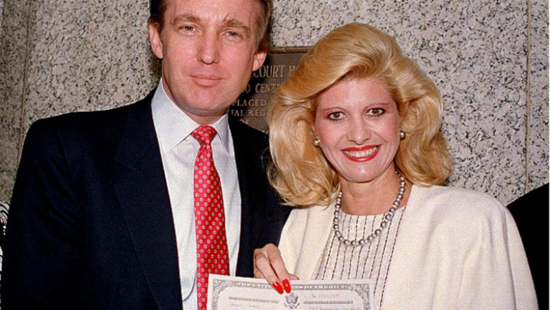 Donald Trump alături de soția sa Ivana, care tocmai obținuse, în 1988, cetățenia americană Foto: Profimedia Images