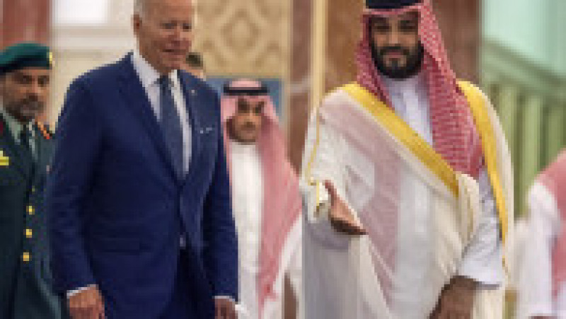 Joe Biden și prințul Mohammed bin Salman s-au salutat „bătând pumnul”. Foto: Profimedia | Poza 2 din 11
