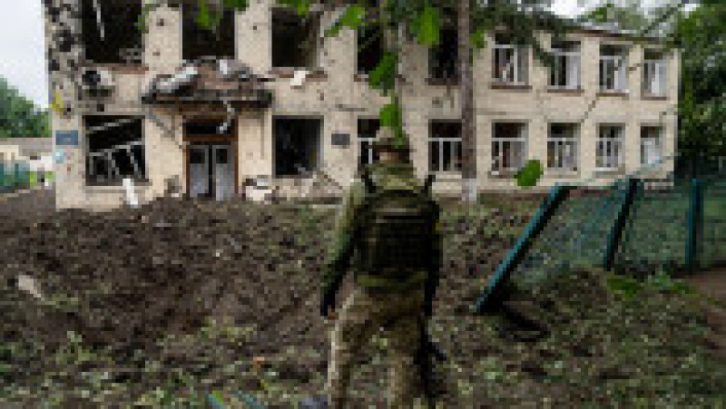 Trei persoane au fost ucise azi-noapte în orașul ucrainean Ciuhuiiv din regiunea Harkov. Foto-Profimedia | Poza 4 din 12