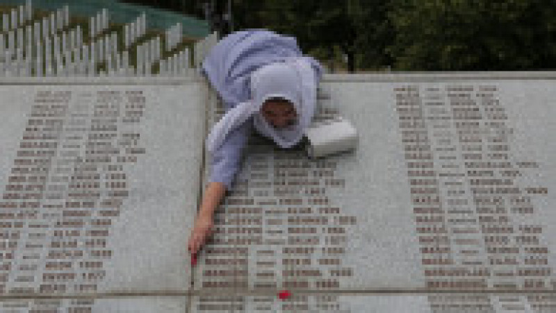 Masacrul de la Srebenica s-a soldat cu moartea a circa 8.000 de bărbaţi şi băieţi musulmani. Foto: Profimedia | Poza 5 din 17