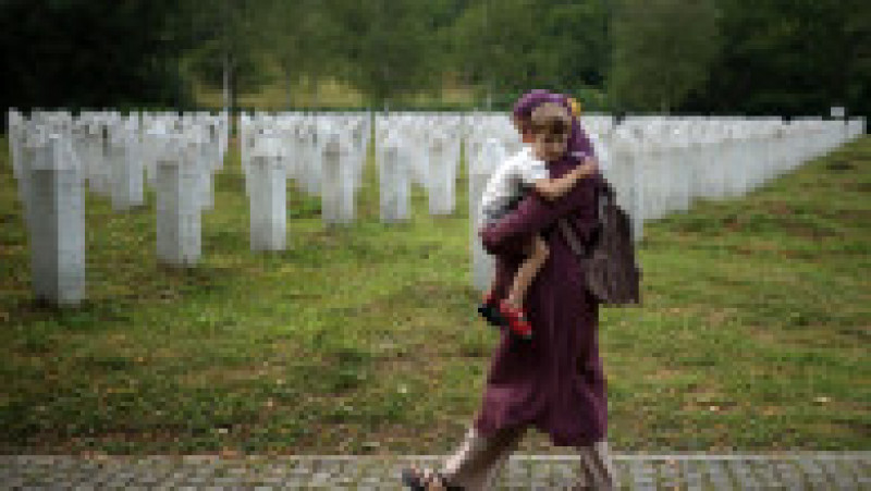 Masacrul de la Srebenica s-a soldat cu moartea a circa 8.000 de bărbaţi şi băieţi musulmani. Foto: Profimedia | Poza 10 din 17
