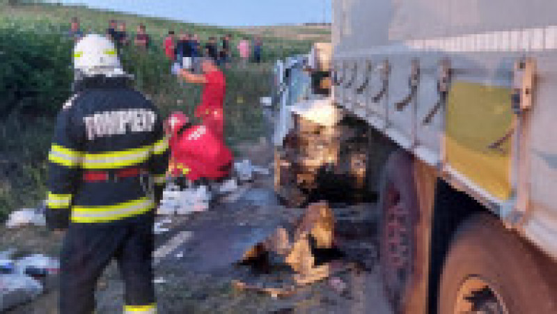 Doi morți și șapte răniți într-un grav accident rutier în județul Vaslui. Autoritățile au activat Planul Roșu de intervenție. Foto: ISU Vaslui | Poza 5 din 5