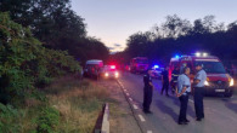 Doi morți și șapte răniți într-un grav accident rutier în județul Vaslui. Autoritățile au activat Planul Roșu de intervenție. Foto: ISU Vaslui | Poza 3 din 5
