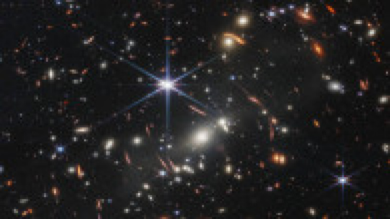 Prima imagine în infraroșu realizată de telescopul James Webb. Foto: NASA / James Webb Telescope | Poza 9 din 19
