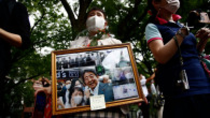 Mii de japonezi au adus un ultim omagiu fostului premier Shinzo Abe în ziua funeraliilor sale. FOTO: Profimedia Images | Poza 9 din 20