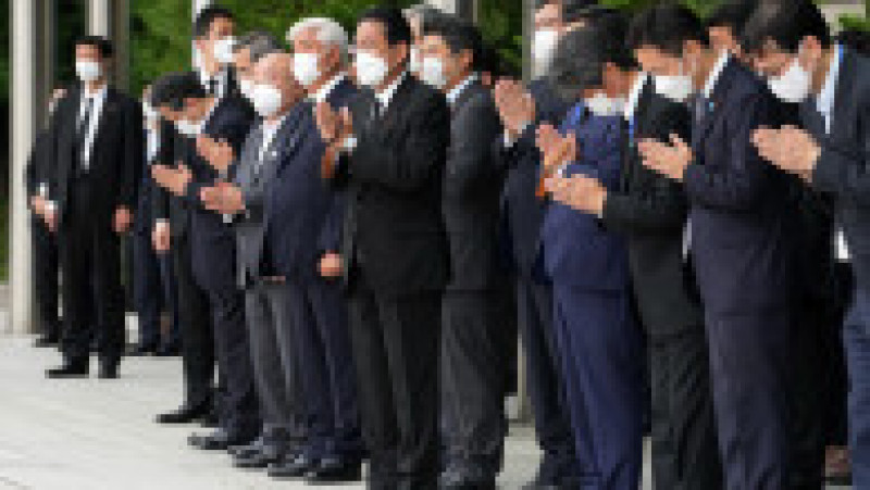 Mii de japonezi au adus un ultim omagiu fostului premier Shinzo Abe în ziua funeraliilor sale. FOTO: Profimedia Images | Poza 12 din 20
