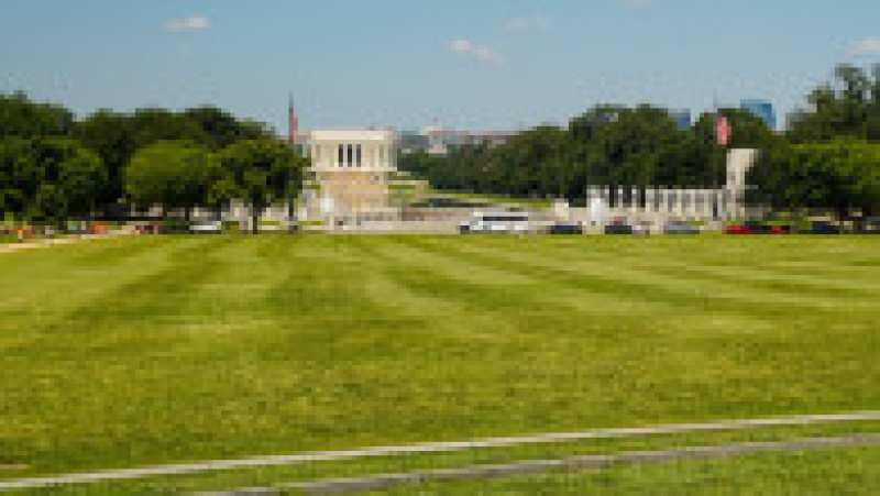 Ziua Parteneriatului Strategic dintre România și Statele Unite a fost marcată de Ambasada României în SUA printr-un semn grafic în inima capitalei americane. Foto: Facebook / Andrei Muraru | Poza 3 din 4