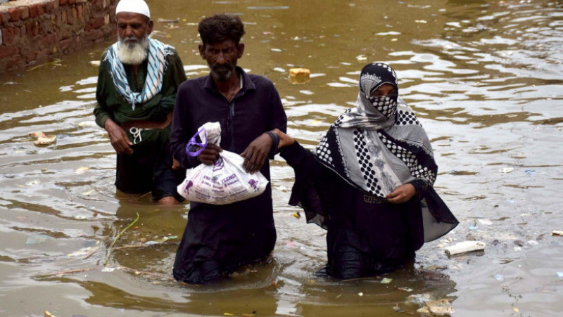 Inundațiile au ucis cel puțin 310 de persoane și au rănit alte câteva sute în Pakistan. Foto: Profimedia