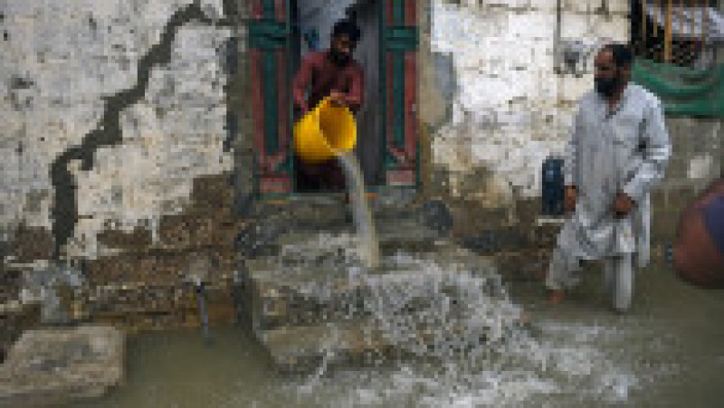 Inundațiile au ucis cel puțin 310 de persoane și au rănit alte câteva sute în Pakistan. Foto: Profimedia | Poza 9 din 13