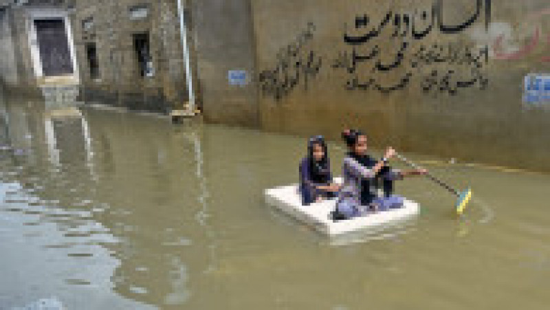Inundațiile au ucis cel puțin 310 de persoane și au rănit alte câteva sute în Pakistan. Foto: Profimedia | Poza 8 din 13