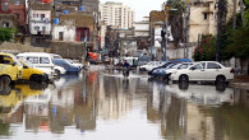Inundațiile au ucis cel puțin 310 de persoane și au rănit alte câteva sute în Pakistan. Foto: Profimedia | Poza 4 din 13